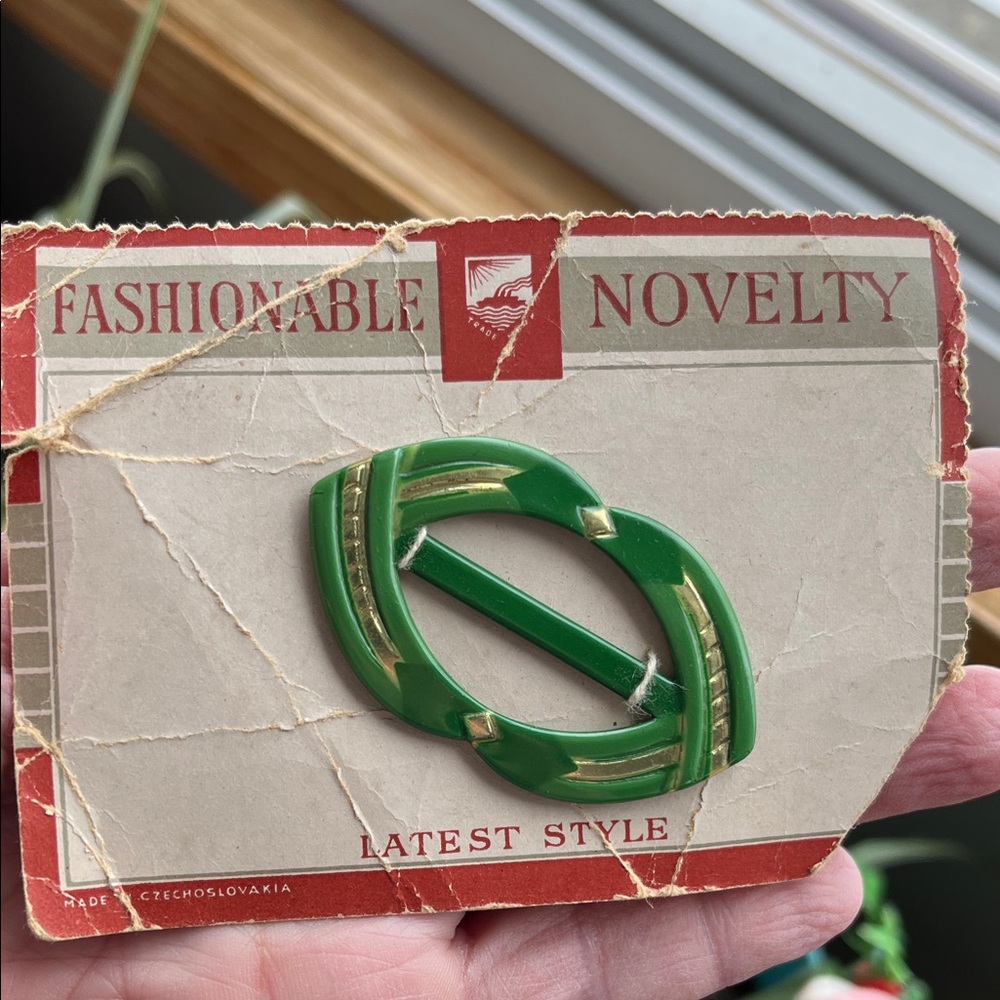 Vtg Novelty Green Gold Plastic Novelty Buckle Slide NOS Czechoslovakia MCM